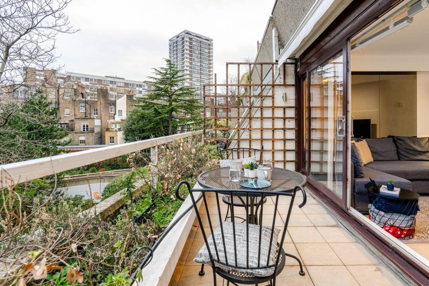 Hyde Park - Parking&terrace - 5 Sleeps Appartamento